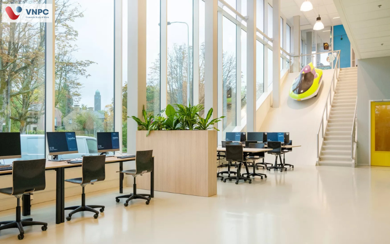 The HAGUE Pathway College